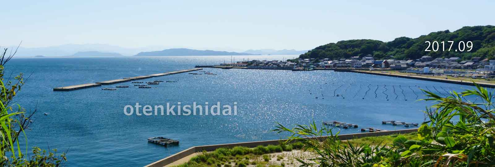 坂の上から見た相島港